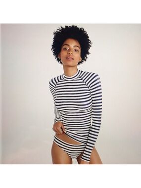 J.Crew Women’s Long Sleeve Rash Guard Classic Navy Stripe Size Large NWT